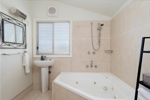 Trevallyn House B & B image 20