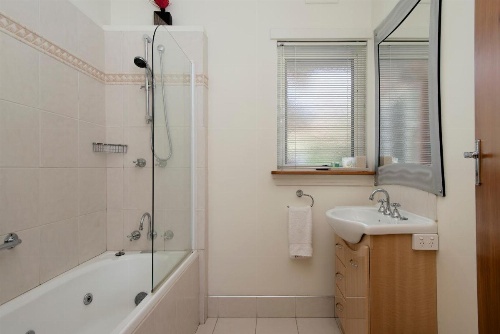 Trevallyn House B & B image 33