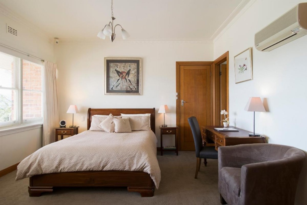 Queen Suite with Spa Bath